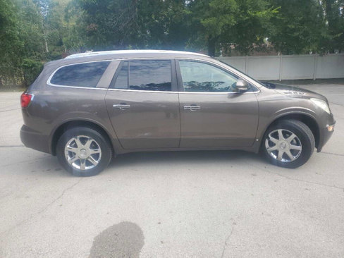 Used 2010 Buick Enclave CXL image 7