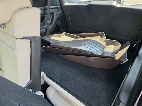 Certified 2022 Mercedes-Benz GLB 250 4MATIC image 11