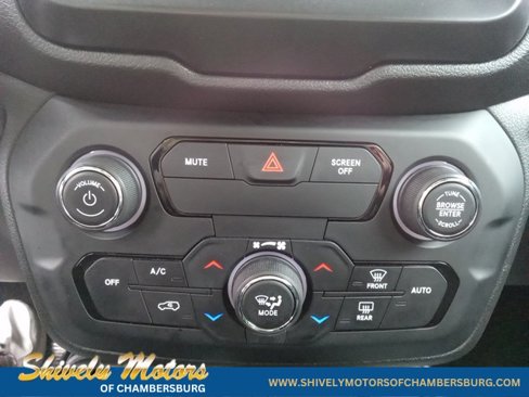 Used 2019 Jeep Renegade Latitude image 17