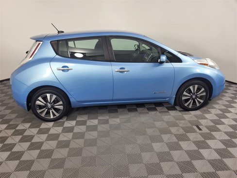Used 2015 Nissan Leaf SV image 4