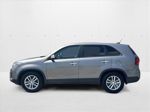 Used 2014 Kia Sorento LX image 9