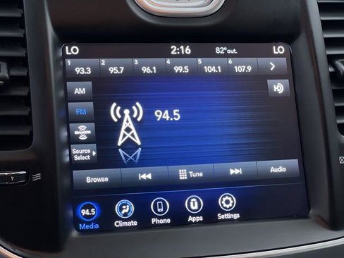 Used 2020 Chrysler 300 Touring image 16