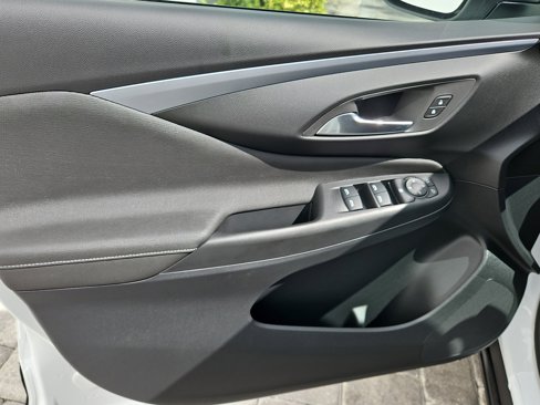 New 2025 Buick Envista Preferred image 17