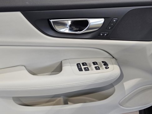 New 2026 Volvo V60 B5 Cross Country Plus w/ Protection Package Premier image 11
