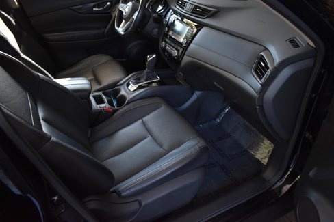 Used 2018 Nissan Rogue SL w/ Premium Package image 41