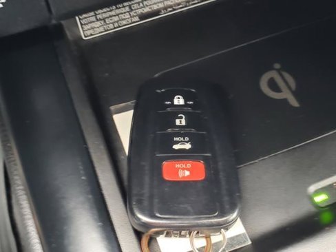 Used 2019 Toyota Camry XLE image 20