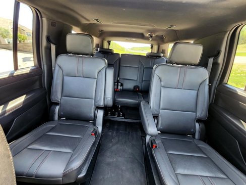 Used 2022 Chevrolet Suburban RST w/ Sport Performance Package image 26