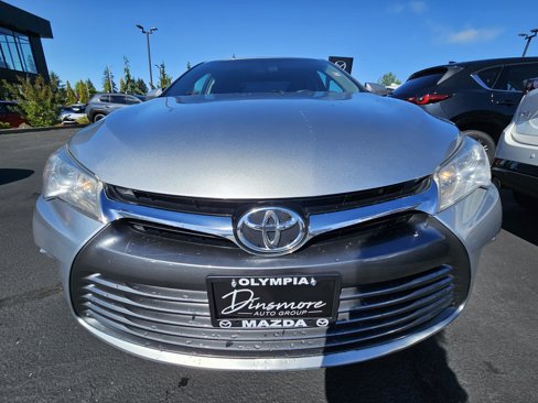 Used 2017 Toyota Camry SE image 3