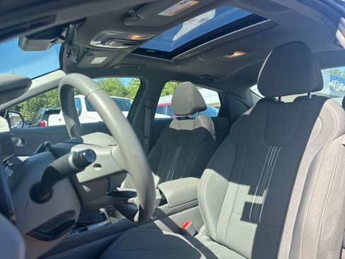 Certified 2024 Hyundai Elantra SEL w/ Convenience Package image 13