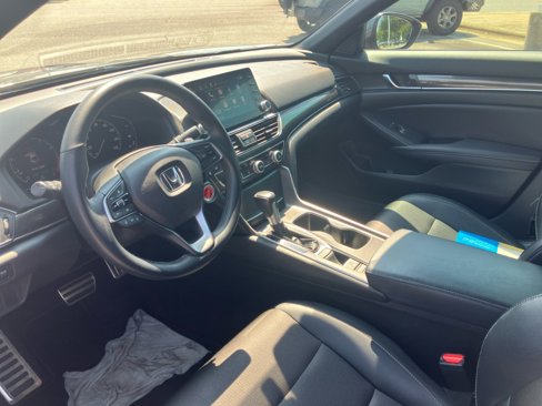 Used 2018 Honda Accord Sport image 30