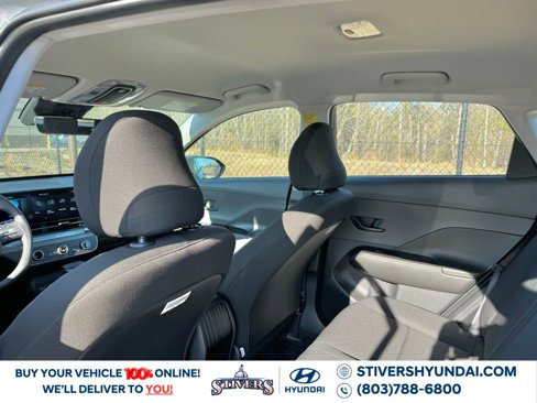 Certified 2025 Hyundai Kona SE image 18