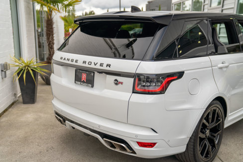 Used 2022 Land Rover Range Rover Sport SVR Carbon Edition image 12