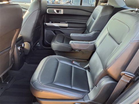 Used 2022 Ford Explorer XLT w/ Equipment Group 202A image 19