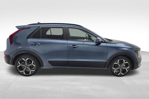 Used 2024 Kia Niro EX Touring image 10