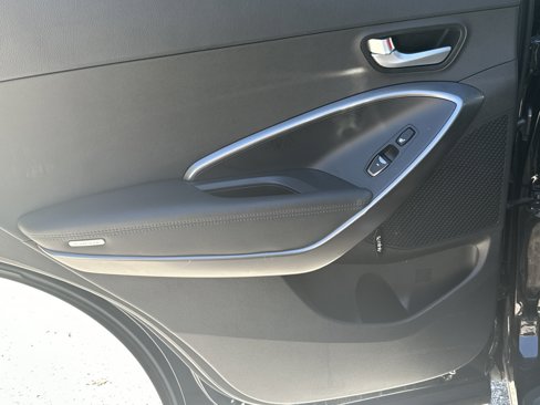 Used 2018 Hyundai Santa Fe Sport image 22
