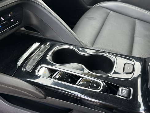 Used 2023 Buick Envision Essence image 30