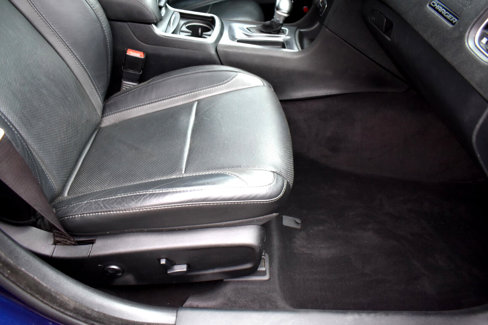 Used 2017 Dodge Charger R/T w/ Premium Group image 23