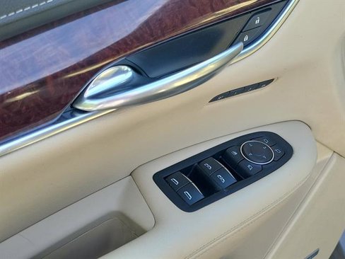 Used 2018 Cadillac XT5 Luxury w/ Driver Awareness Package image 42