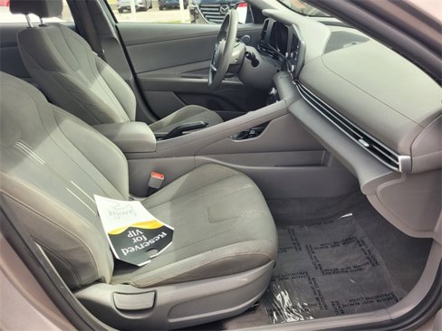 Used 2021 Hyundai Elantra SEL image 13
