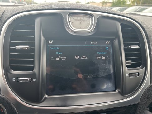 Used 2017 Chrysler 300 C image 27