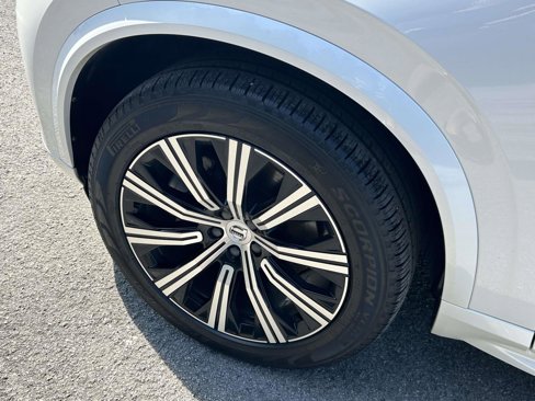 Certified 2024 Volvo XC90 B5 Core w/ Protection Package Premier image 9