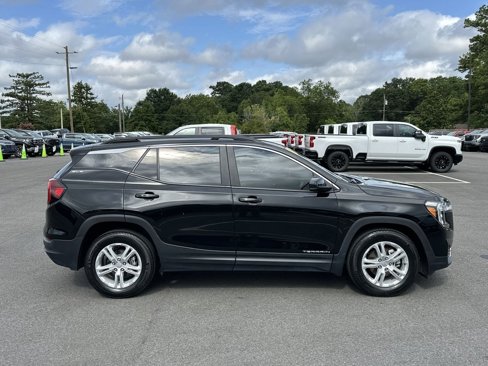 Certified 2022 GMC Terrain SLE w/ Driver Convenience Package image 18