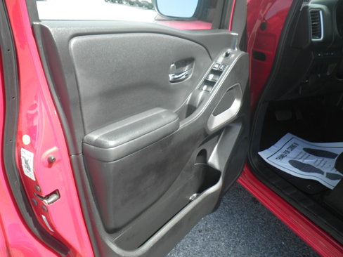 Used 2022 Nissan Frontier SV image 16
