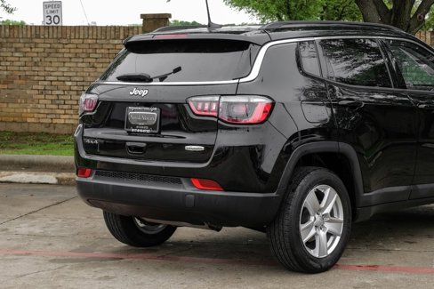 Used 2022 Jeep Compass Latitude image 16