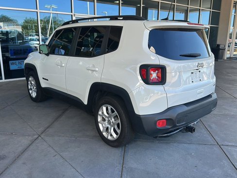 Used 2018 Jeep Renegade Latitude image 2