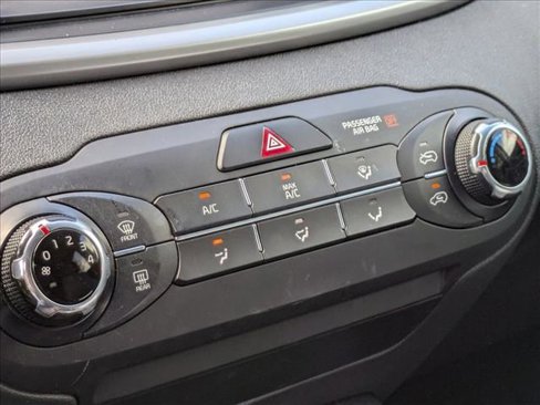 Used 2019 Kia Sorento LX image 10