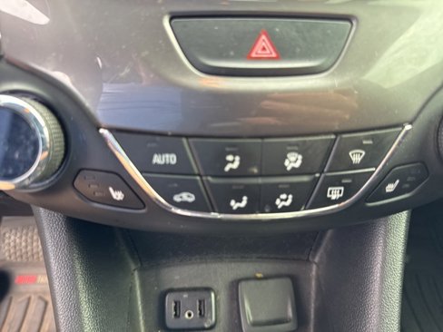 Used 2019 Chevrolet Cruze LT image 16