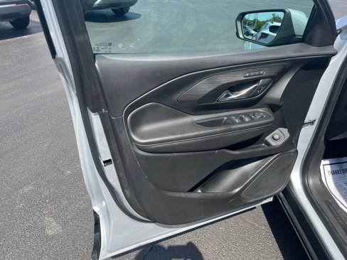 Used 2022 GMC Terrain SLT image 19