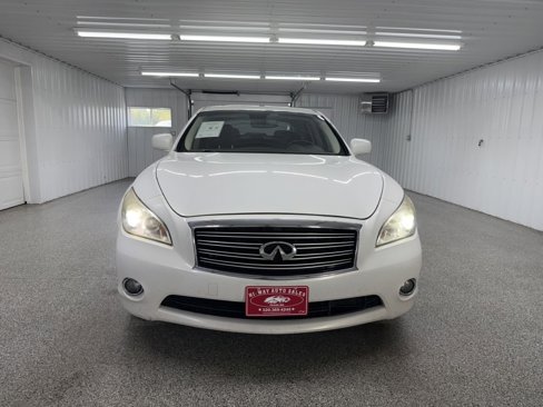 Used 2011 INFINITI M56 x w/ Deluxe Touring Pkg image 2