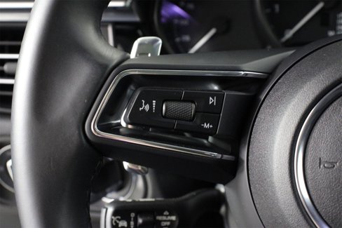 Certified 2025 Porsche Macan image 14