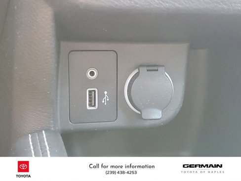 Used 2018 Nissan Kicks S image 32