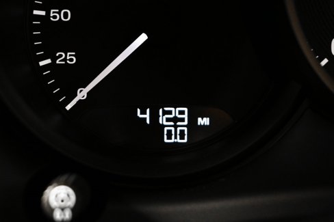 Certified 2025 Porsche Macan image 36