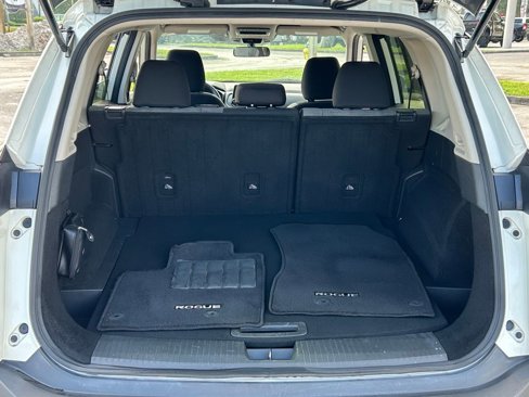 Used 2023 Nissan Rogue SV image 22