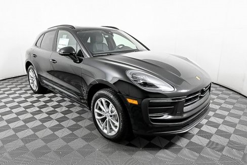 Certified 2025 Porsche Macan image 24