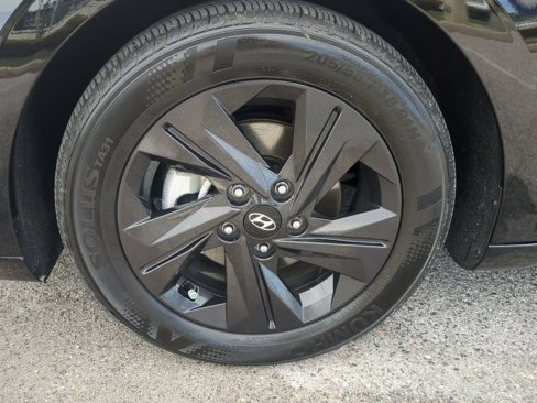 Certified 2022 Hyundai Elantra SEL image 10