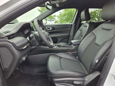 New 2025 Jeep Compass Latitude w/ Altitude Special Edition image 12