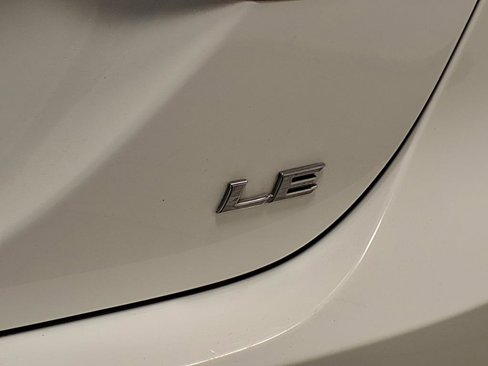 Used 2021 Toyota Camry LE image 28