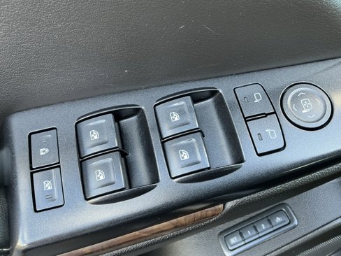 Used 2017 Chevrolet Suburban LT image 69