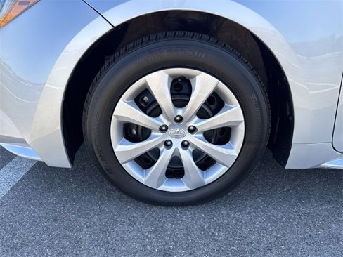 Used 2023 Toyota Corolla LE image 26