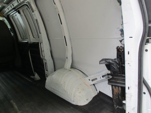 Used 2014 Chevrolet Express 2500 image 12