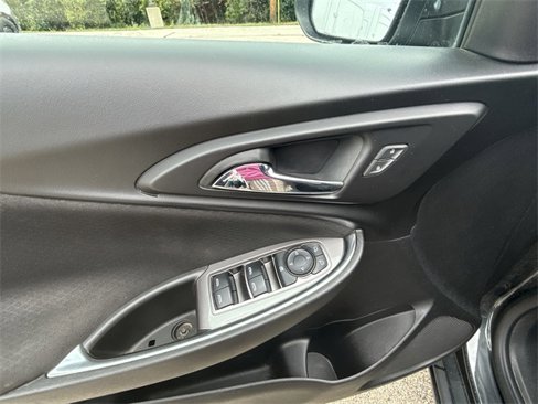 Certified 2018 Chevrolet Malibu LT image 22