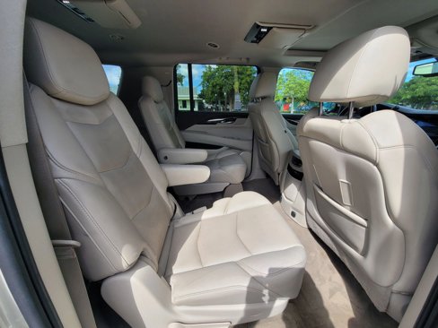 Used 2016 Cadillac Escalade ESV Luxury image 11