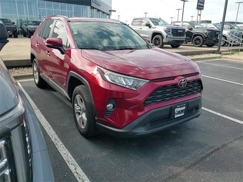 Used 2021 Toyota RAV4 XLE image 3