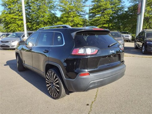 Used 2019 Jeep Cherokee Latitude w/ Popular Appearance Group image 21