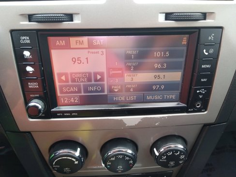 Used 2010 Dodge Avenger R/T w/ Navigation & Sound Group I image 15