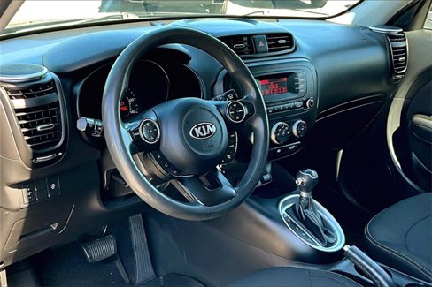 Used 2015 Kia Soul + image 13